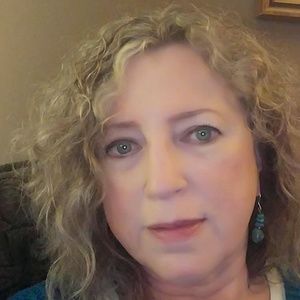 Meet your Posher, Debra